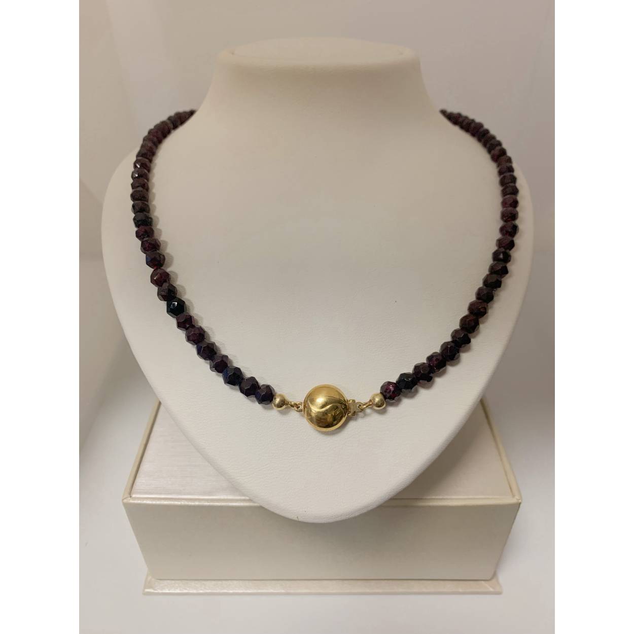 VINTAGE collier granaat - goud yin yang sluiting 