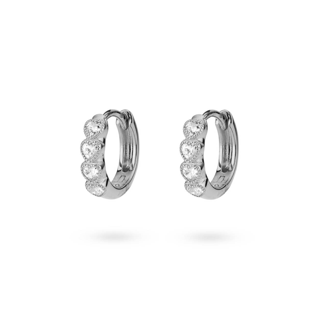 zilveren oorringen gezet met zirconia