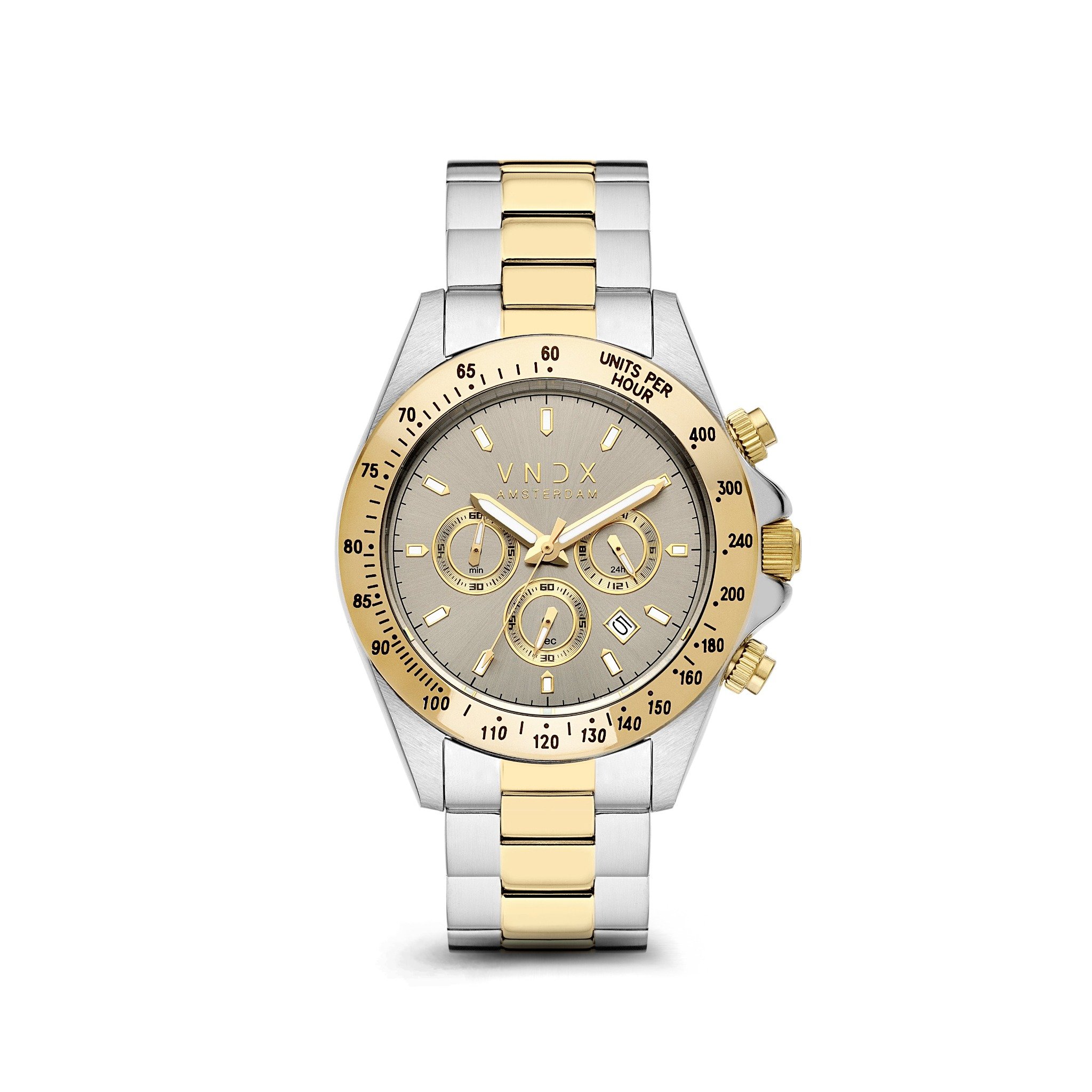 Stoer, mysterieus en sterk. Met deze Dark DJ Grijs & Goud heb je een stoer en modern massief stalen horloge om je pols. De kast is van staal, en de band is gemaakt in een mooie combinatie van staal en goud. Om de grijze wijzerplaat met chronometers zit een stoere gouden ring. Ben de DJ van je eigen leven, leef volgens je eigen regels. Never too late to start!