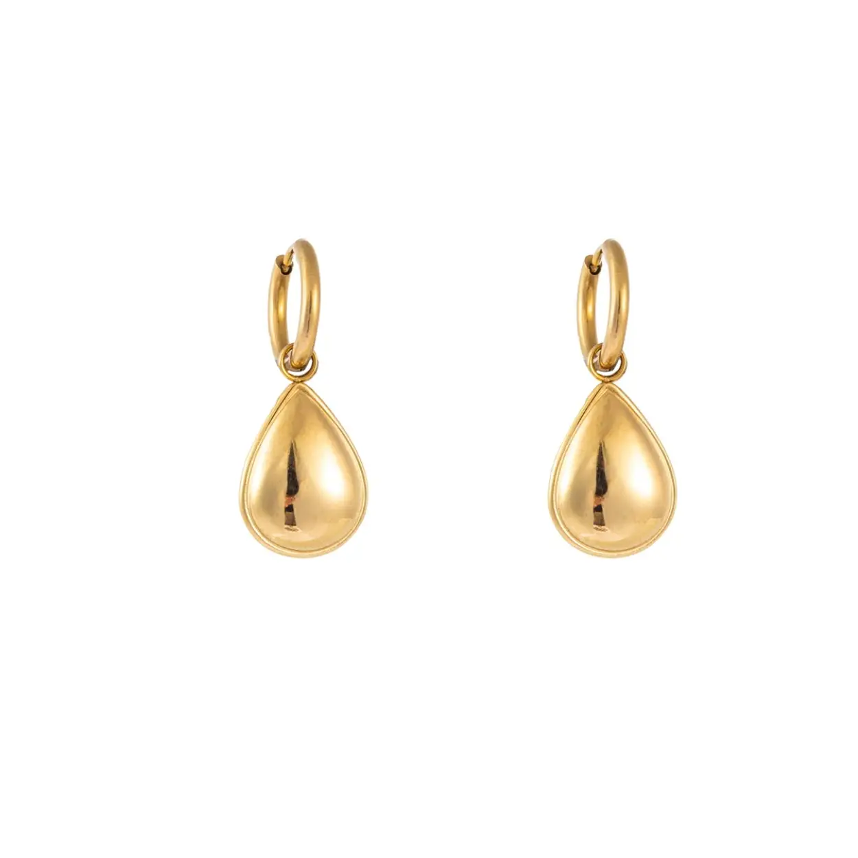 Van grote statement oorbellen tot klassieke oorringetjes of – knopjes - in onze collectie komen oorbellen in alle soorten en maten terug, maar steeds van mooie kwaliteit en in lijn met de laatste nieuwe trends.

Enamel Full drop