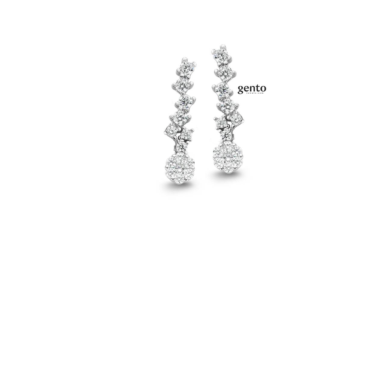 Zilveren oorstekers met zirkonium steentjes.
Lengte oorstekers: 2 cm
Bijhorende collier ook verkrijgbaar