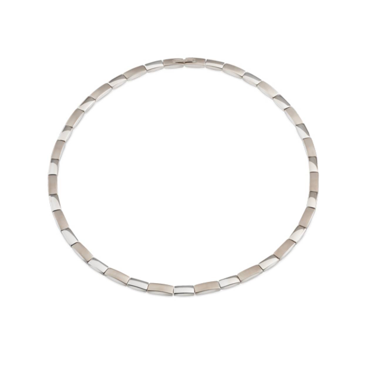 Dit is een collier van het merk Boccia Titanium