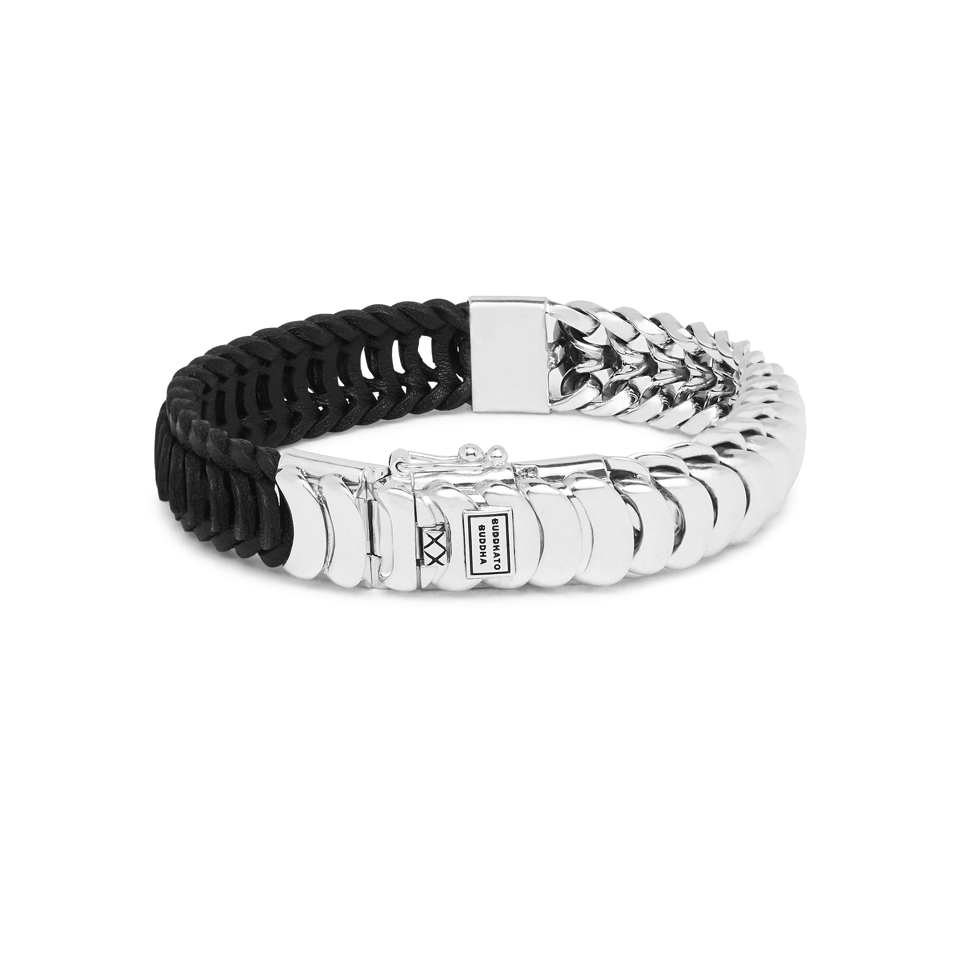 De Lars Mix armband combineert alle elementen waar Buddha to Buddha bekend om staat; een premium leren en sterling zilveren armband in één. Een meesterwerk bestaande uit de beste materialen en texturen. Handgemaakt en tijdloos zoals alle Buddha to Buddha sieraden.