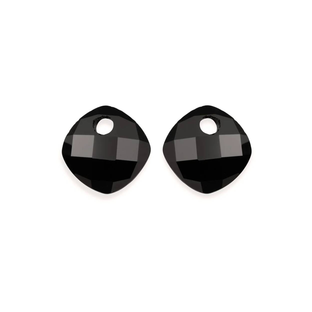 De Onyx Cushion Cut is een perfecte nieuwe toevoeging aan jouw collectie! Een prachtige steen om aan jouw favoriete creolen te hangen.