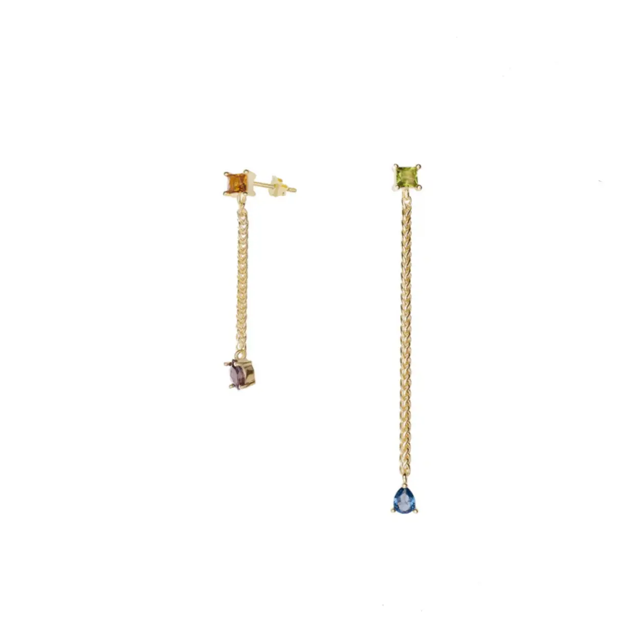 Long earrings with multicolored gemstones chain design. Colorful earrings perfect to complete your most special looks. Long gold plated silver earrings made up of two chains of unequal sizes with a gemstone at each end in chalcedony, apple green, orange and cherry tones. Ideal to combine with the matching necklace and ring, you will dazzle!