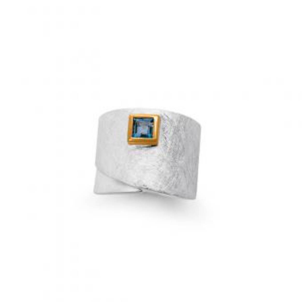 zilveren ring met blauwe topaas