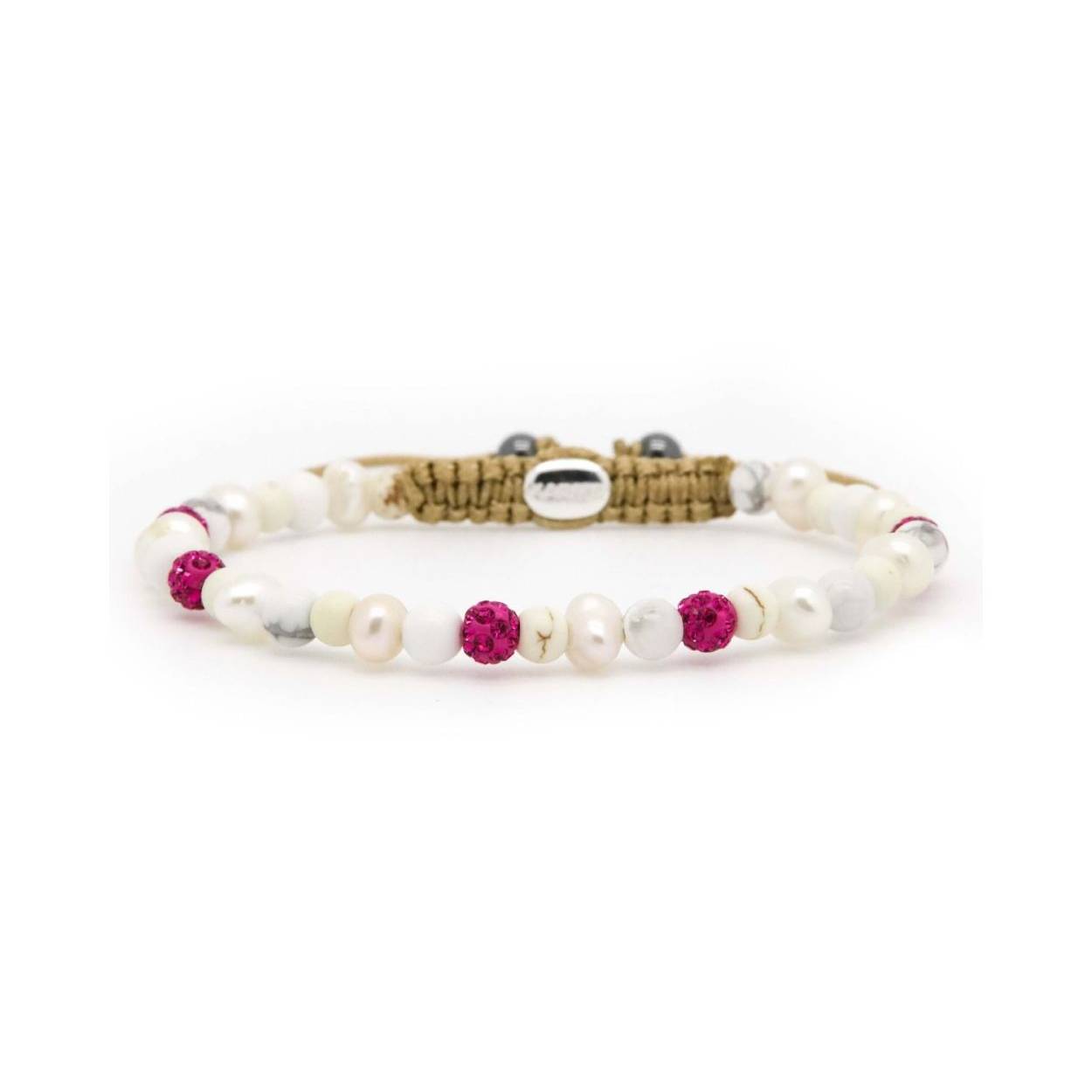 Prachtige, handgeknoopte armband van Karma. Afgewerkt met verfijnde beads van natuursteen en kristallen.