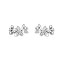 Deze sterling zilveren oorknopjes bevatten een zirkonia.