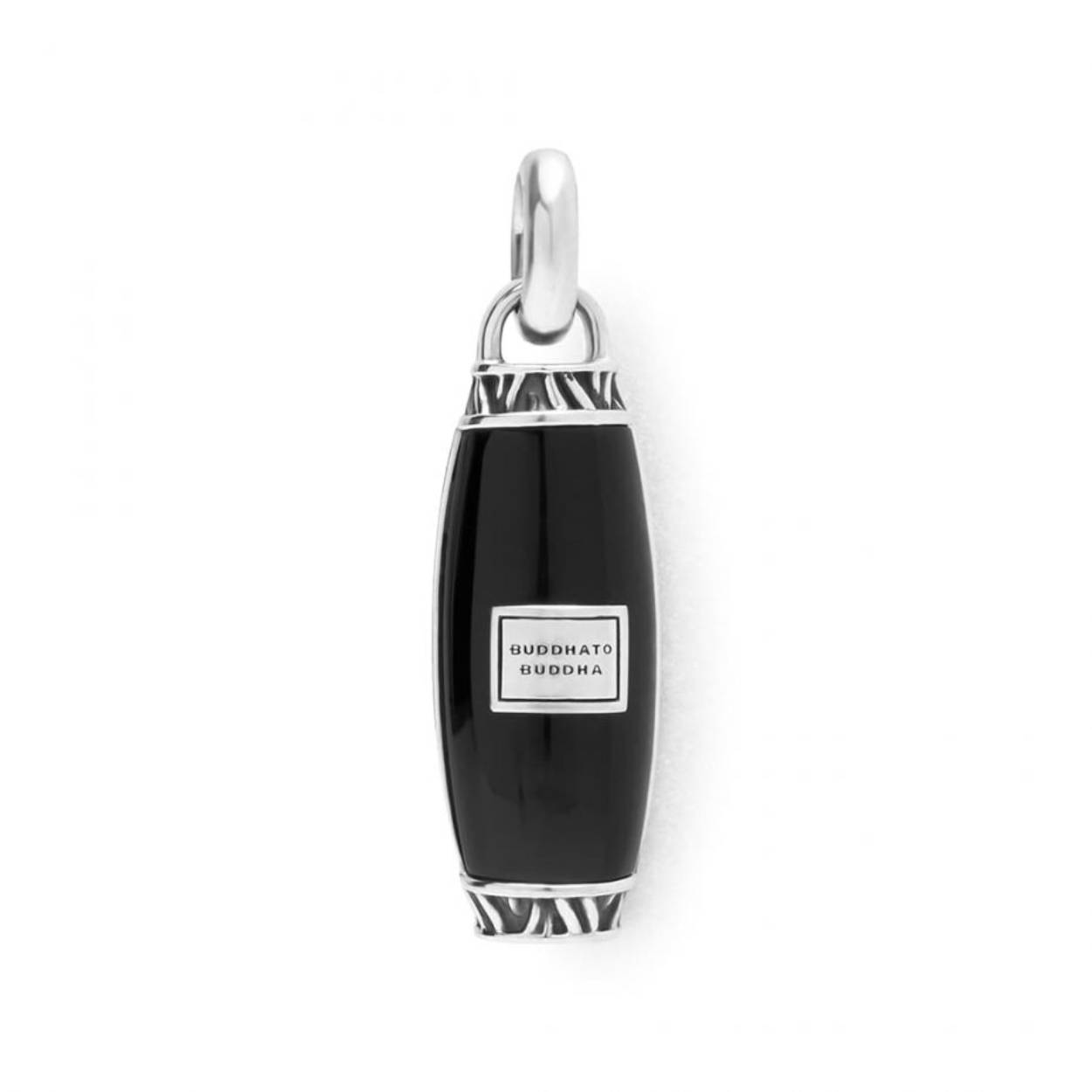 Op sommige dingen raak je gewoon nooit uitgekeken. Dat geldt zeker voor ‘Katja Black Onyx hanger’. Door de zwarte onyx-steen en de iconische gevlochten Katja-schakel van 925 sterling, blijft hij je fascineren. De hoogwaardige kwaliteit en prachtige afwerking zorgen vervolgens voor eindeloos draagplezier. De hanger is volledig met de hand gemaakt. Net als alle Buddha to Buddha-sieraden. Ideaal om te combineren met de andere armbanden en ringen uit de Katja-collectie.