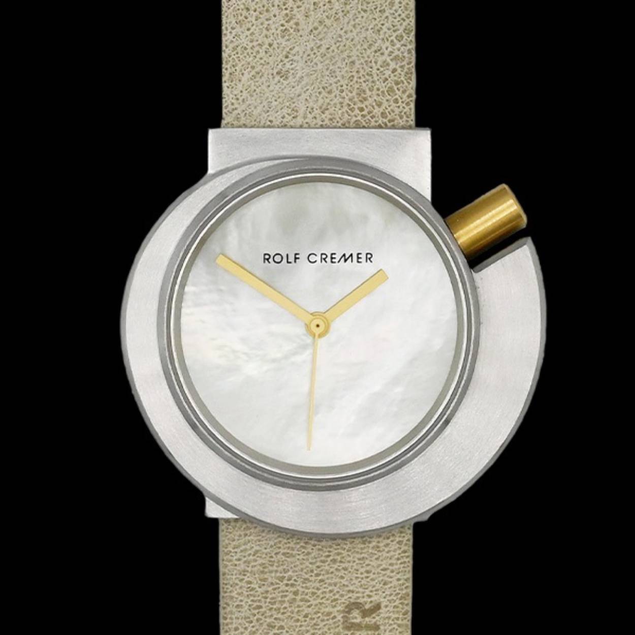 Rolf Cremer Spirale II S beige 508508. Beige kalfslederen band en een parelmoer wijzerplaat met goudenkleurige wijzers.