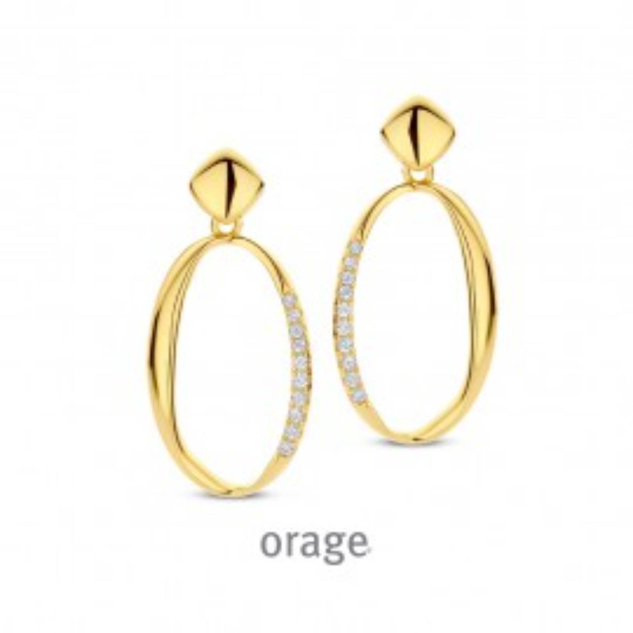 De oorhangers zijn in zilver met een laagje plaque. De oorhangers zijn ovaal open en deels gezet met zirkonium. (O6580)