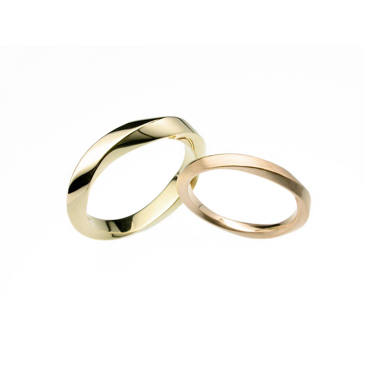 14 karaat geel gouden heren möbius ring
