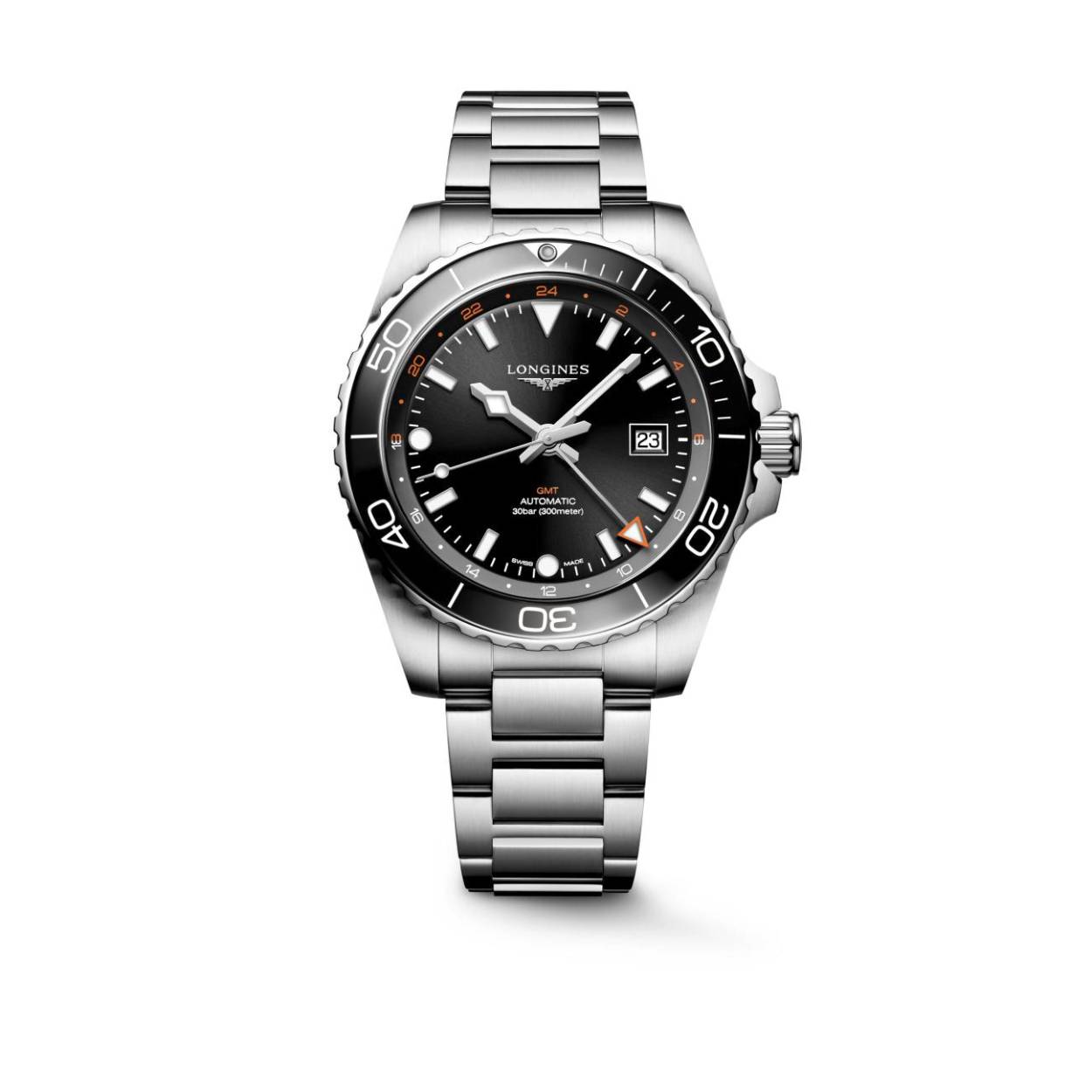 Dit Longines horloge behoort tot de Hydroconquest collectie.
Referentienummer: L3.890.4.56.6

De Longines is voorzien van een automatisch GMT kaliber L844 uurwerk met een gangreserve van 72 uur. De kast en band zijn gemaakt van roestvrij staal. Het horloge heeft een diameter van 43 mm en is getest op een waterdichtheid van 30 ATM / 300 meter. Het horloge is dus perfect geschikt als duikershorloge. De band is gemaakt van roestvrij staal. Dankzij de Super- LumiNova op de wijzers en indexen is het horloge ook in het donker duidelijk af te lezen. Het horloge heeft een krasbestendig saffierglas met meerdere lagen anti-reflecterende coating aan beide zijden

Horloges van Longines met automatische uurwerken genieten van een verlengde fabricagegarantie van 5 jaar. Deze langere garantieperiode onderstreept de uitzonderlijke kwaliteit en het vakmanschap van de automatische uurwerken van Longines