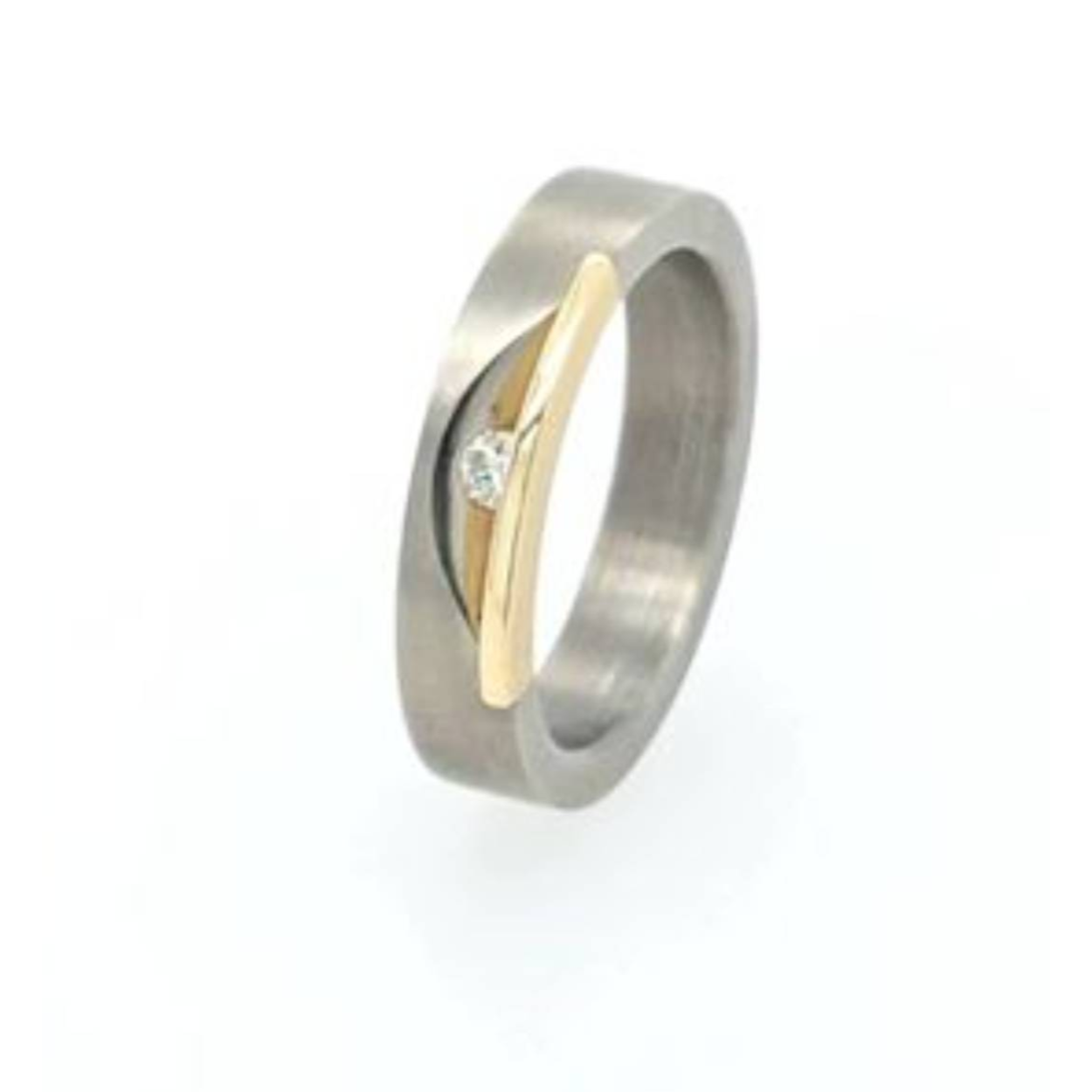 titanium ring met goud en diamant 0,05