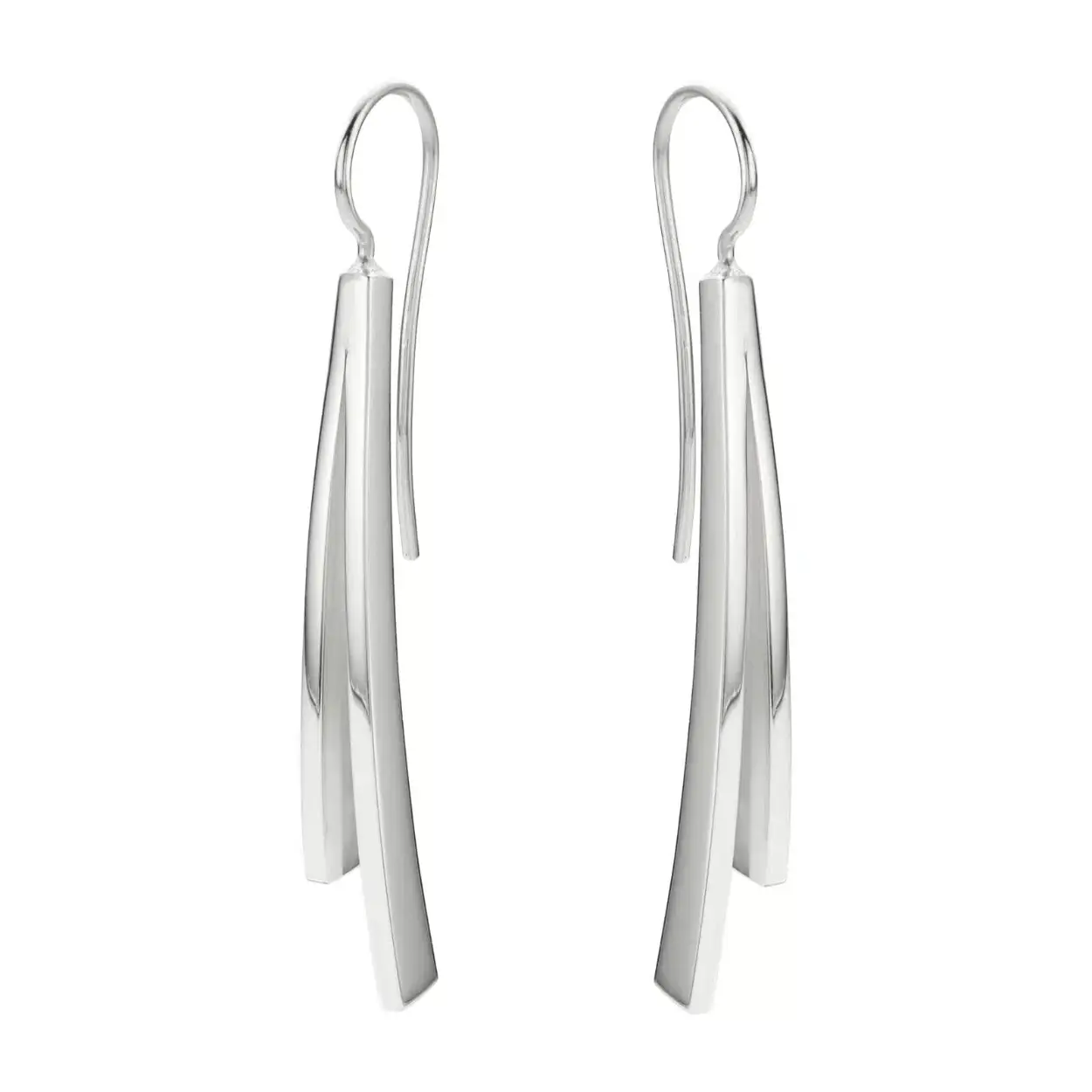 MODERNE SIERADEN MET EEN UNIEKE UITSTRALING
SIERADEN COLLECTIE VOOR IEDEREEN. MODERN, TIJDLOOS VAKMANSCHAP
NOL sieraden biedt u een doordachte collectie moderne spangen, armbanden, ringen, horloges, oorknoppen en broches. Uitgevoerd in zilver of goud of een combinatie daarvan. Laat u inspireren door deze collectie en weet dat er in aanvulling hierop ook altijd maatwerk mogelijk is. Want ieder sieraad wordt hier in Nederland exclusief voor u op maat vervaardigd.