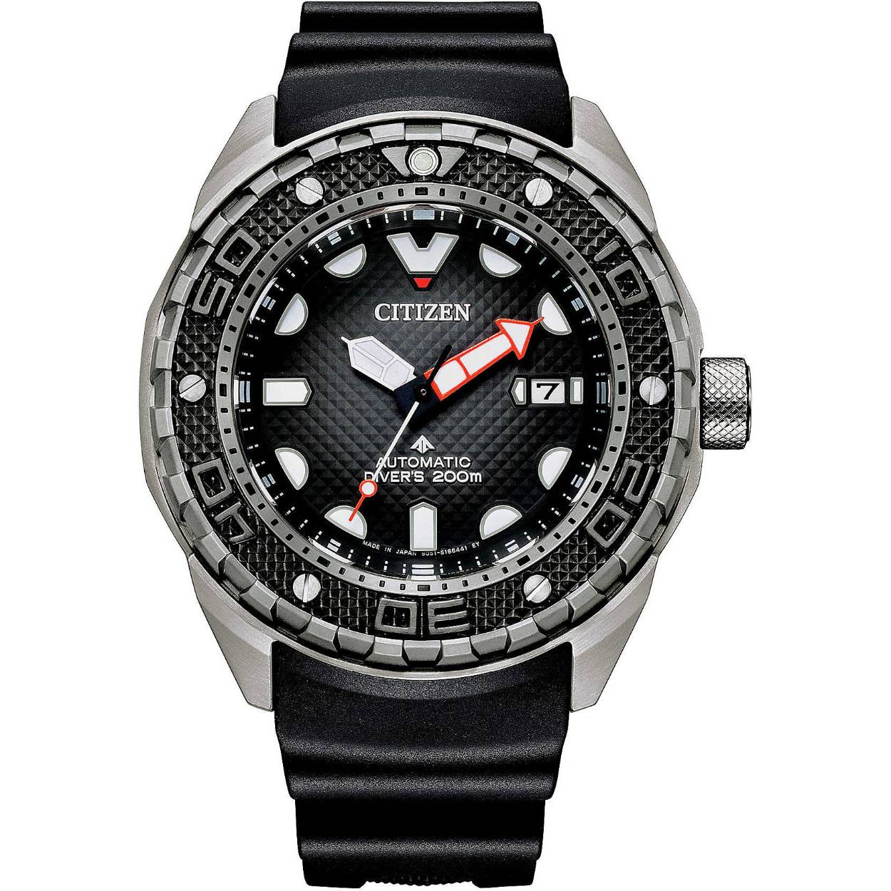 Dit Citizen NB6004-08E Promaster Marine heeft een automatisch uurwerk dat opgewonden wordt door jouw polsbeweging. De kast is 46 mm groot en de dikte is 15 mm. De NB6004-08E is perfect voor iedereen die wel eens zwemt, snorkelt of duikt want het uurwerk is waterdicht tot 200 meter. Ook is deze Citizen Promaster voorzien van een duikring wat zeer handig is voor de echte duikliefhebber.
