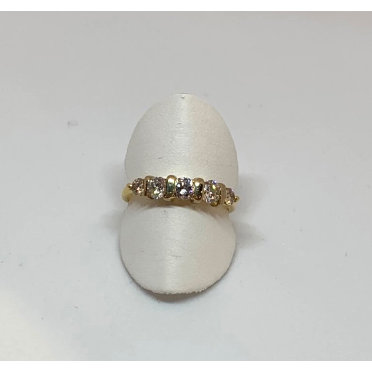 schitterende dames ring met 3 x 0.20ct briljant en 2 x 0.10ct briljant
