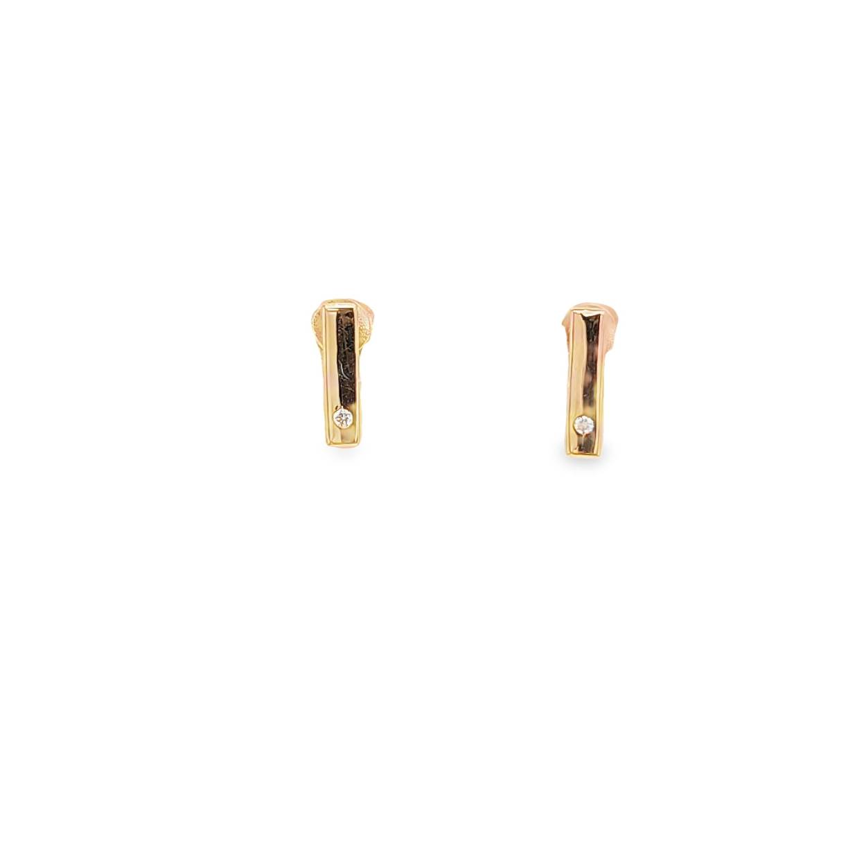 geelgouden oorknop met diamant 0,01