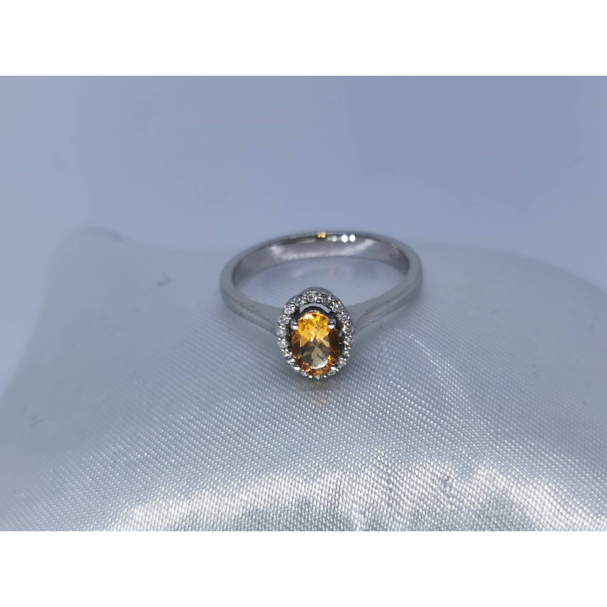 
Soort: Diamant
Slijpvorm: briljant
Karaat totaal: 0.08
Helderheid: VS1
Kleur: H
Aantal: 18