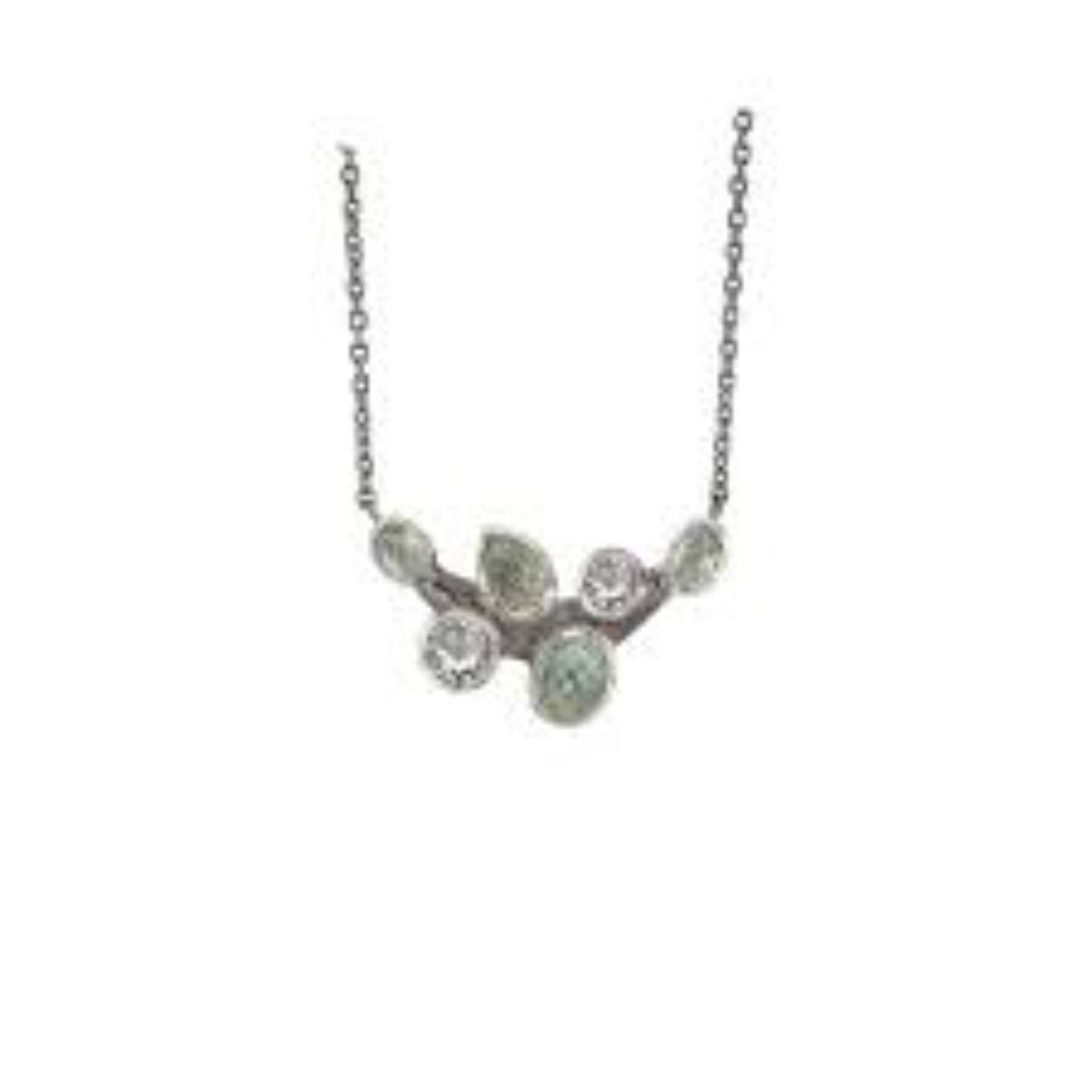 Dit prachtige collier heeft een 3 mm blauwe topaas en twee aquamarijn stenen van 5 x 3 mm.
