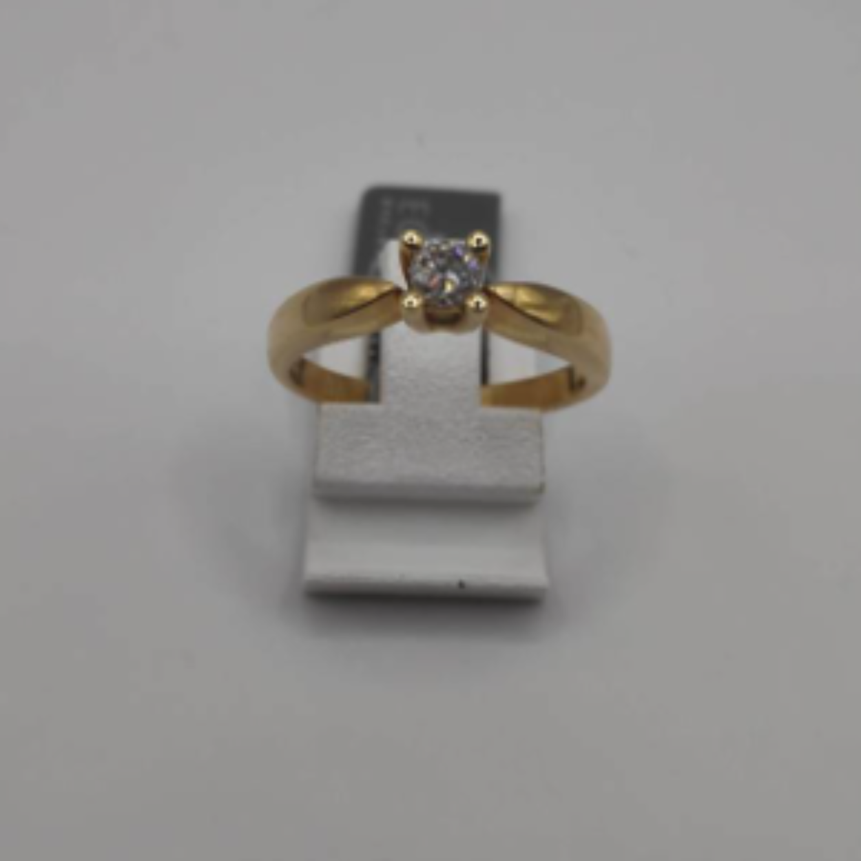 Gouden ring met diamant