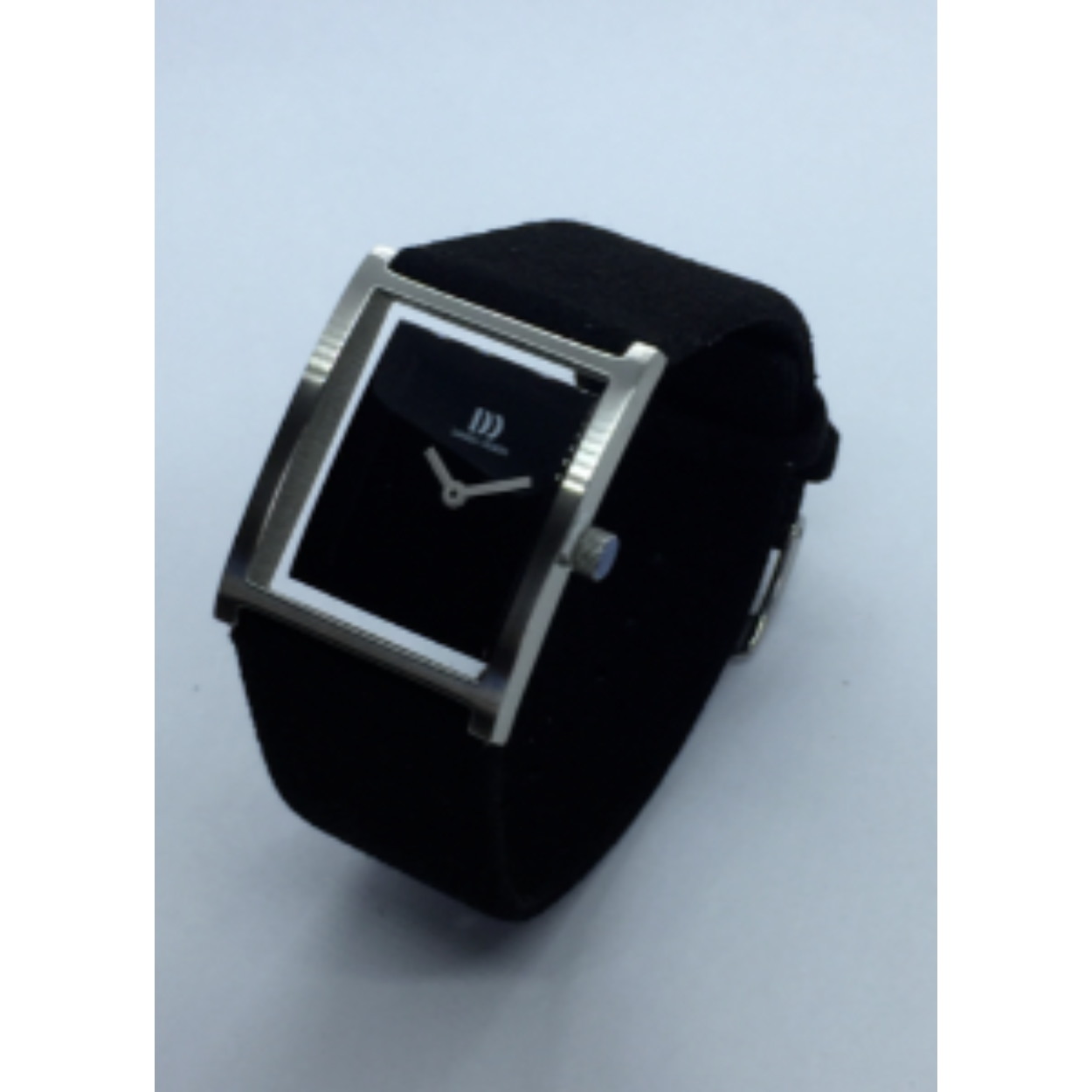 Dit is een horloge van het merk Danish Design gemaakt voor dames.
De specificaties zijn als volgt:
Kastmaat: 26,5 x 34 mm
Kastdikte: 7,2
Bandbreedte: 24
Waterdichtheid: 3 ATM / 30 Meter / 100 Feet