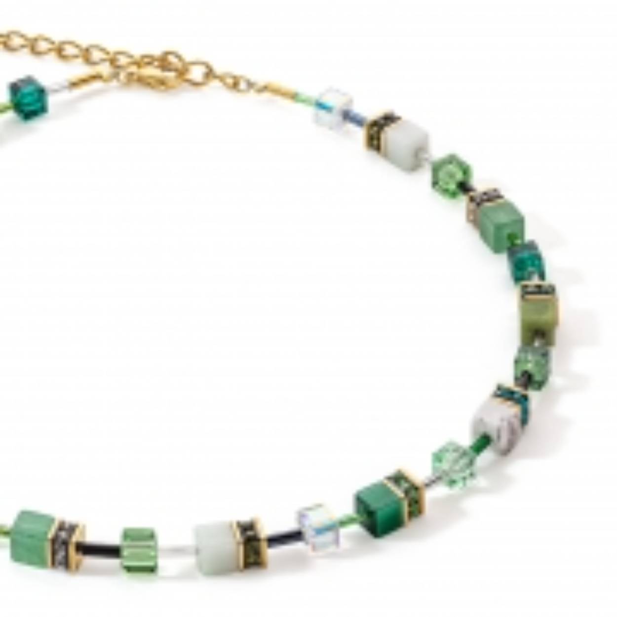 Coeur de Lion collier  uit de collectie GeoCUBE, met echte edelstenen. 
Het collier is te dragen op verchillende lengtes, door het handige verlengstukje met plaatje met keurmerk van Coeur de Lion. 