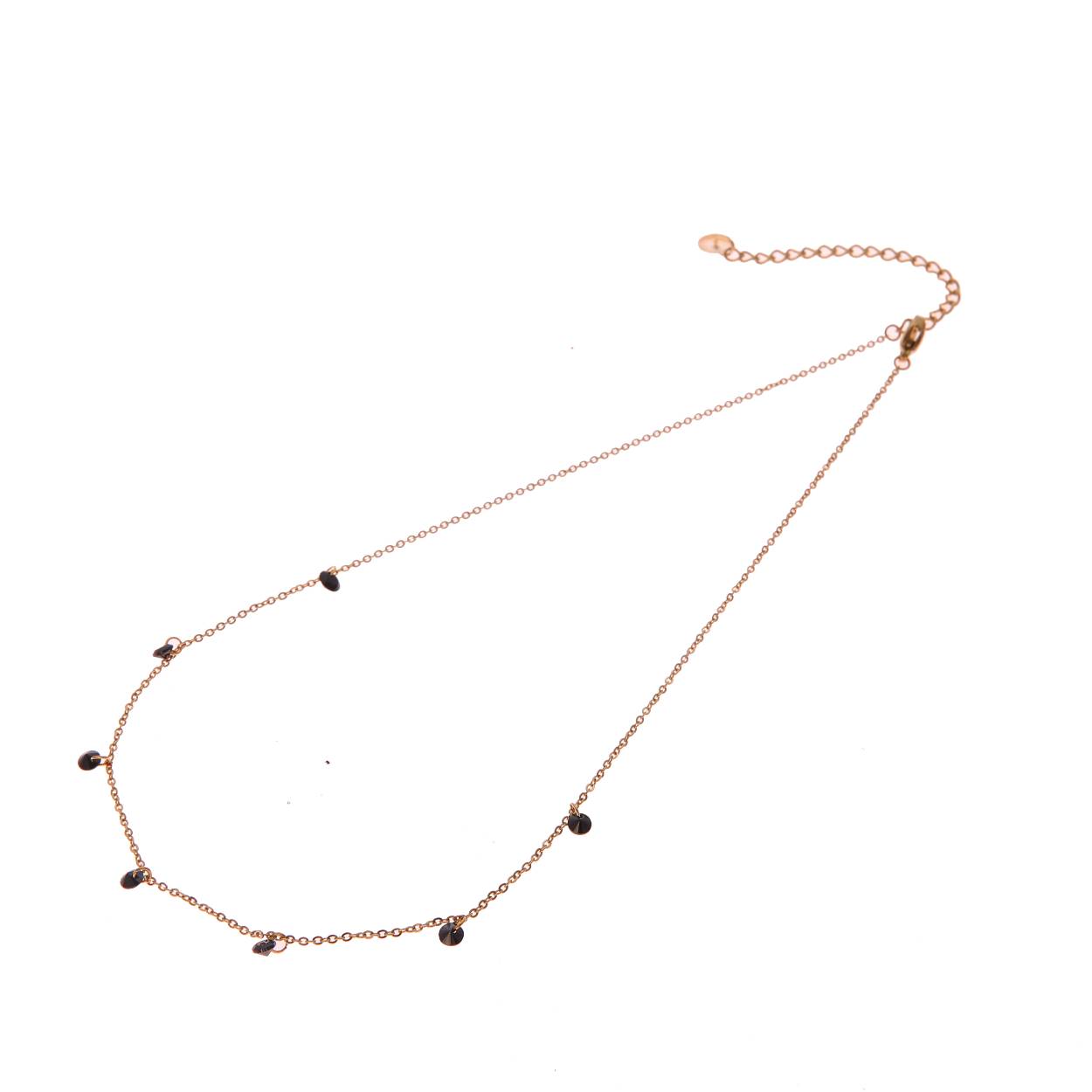 Kettingen
Een ketting is een sterk accessoire. Het maakt een outfit helemaal anders &eacute;n helemaal af. Op dit moment vind je in onze collectie vooral fijnere stainless steel kettingen &ndash; perfect om meerdere kettinkjes samen en bij elkaar te dragen. 
Al onze kettingen zijn gemaakt van hoogwaardig stainless steel. De plating blijft daarom heel lang mooi en je kunt onze kettingen gerust dragen tijdens het douchen en sporten. Onze stainless steel kettingen herken je makkelijk aan de kraftbruinen kaartjes op onze molens.