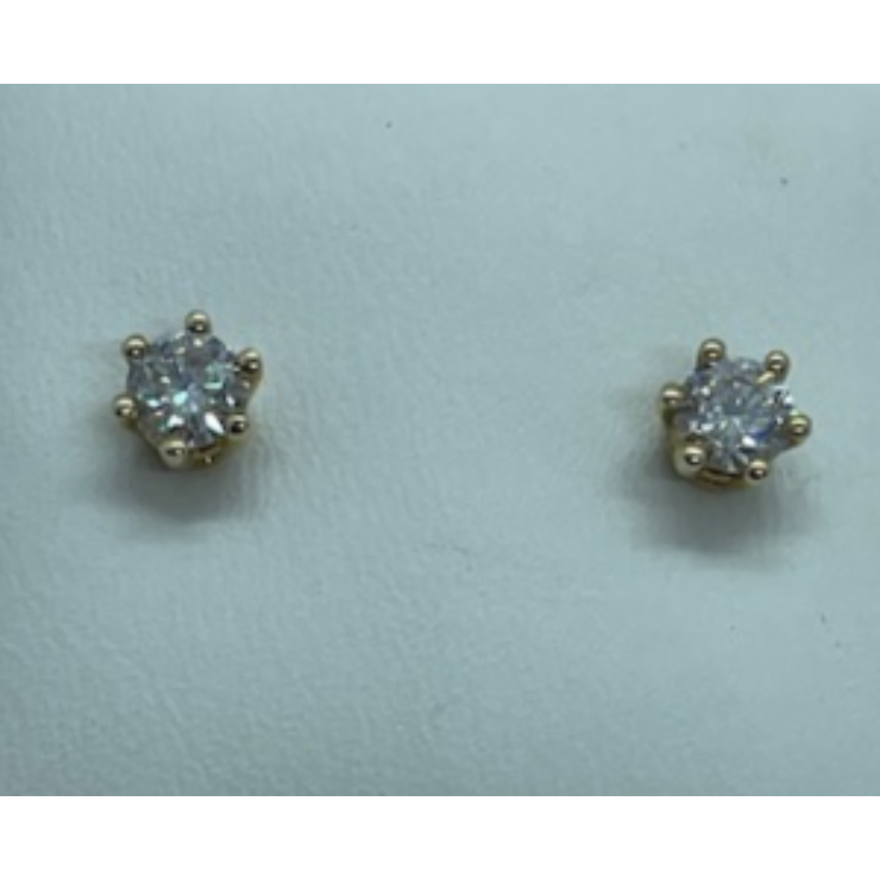 Geelgouden oorsteker 0,52crt H/SI