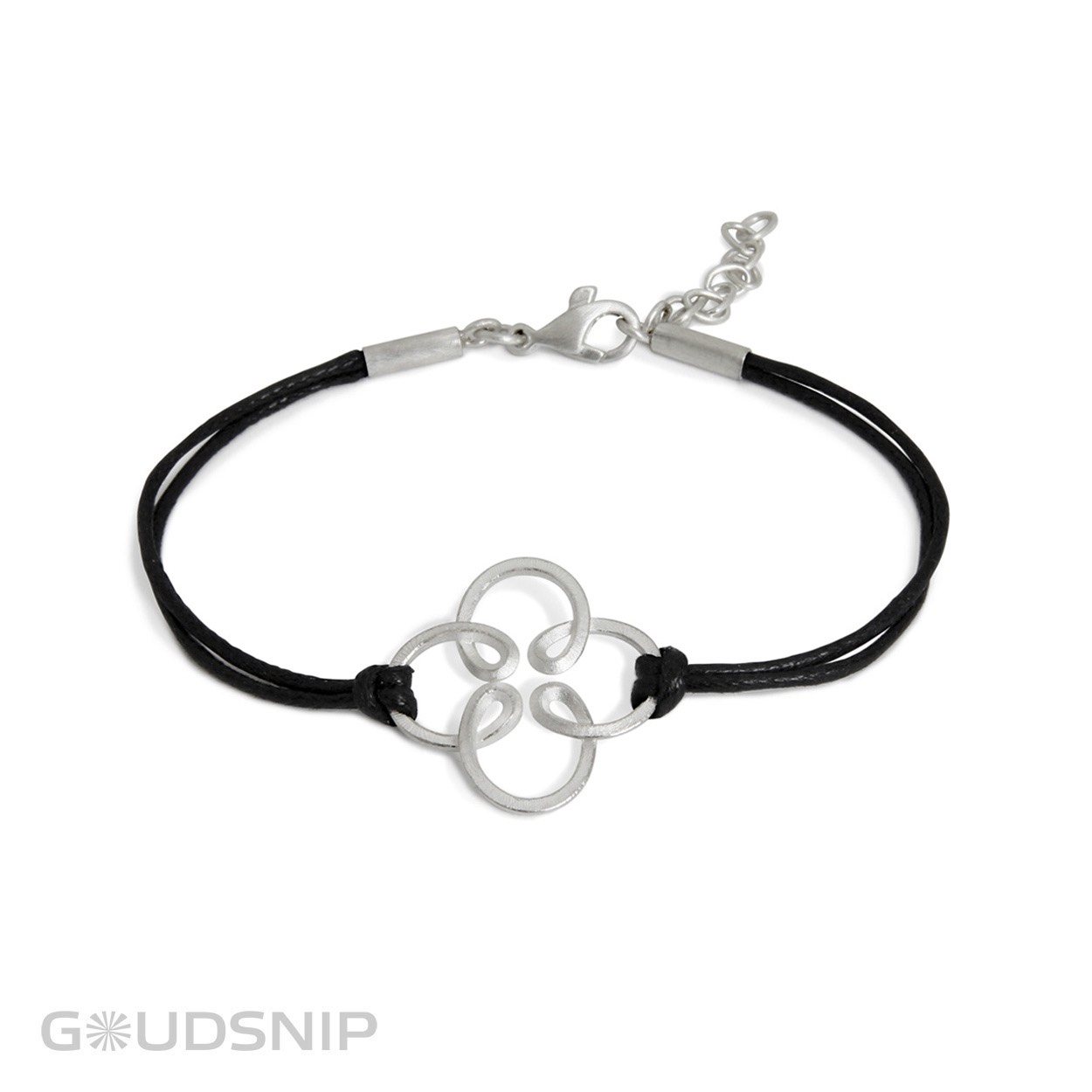 Deze zelfontworpen armband is vervaardigd in ons eigen atelier