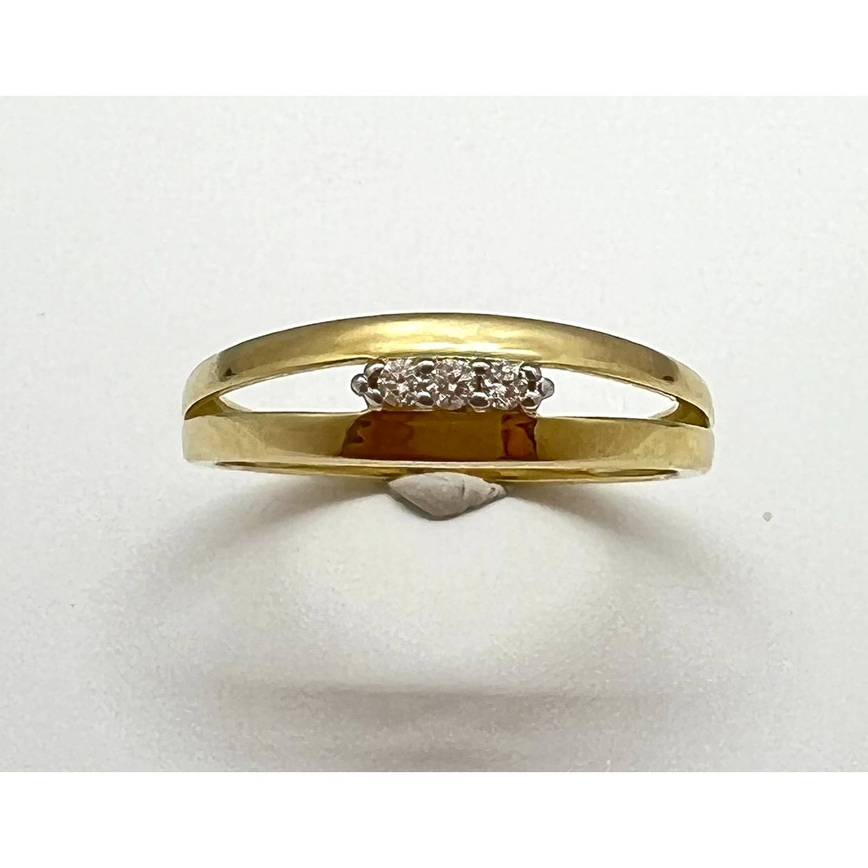 dames ring met 3 diamanten gezet