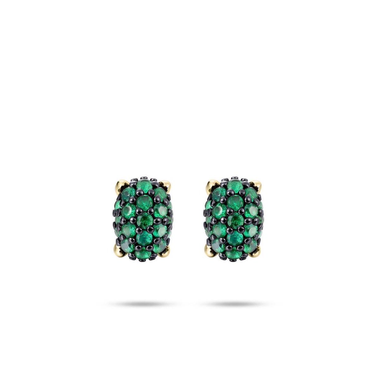 Oorstekers uit de Dashing Details collectie van Gisser Jewels gemaakt van Geel Goud Verguld Zilver. De lengte x breedte is 6 x 8 mm.