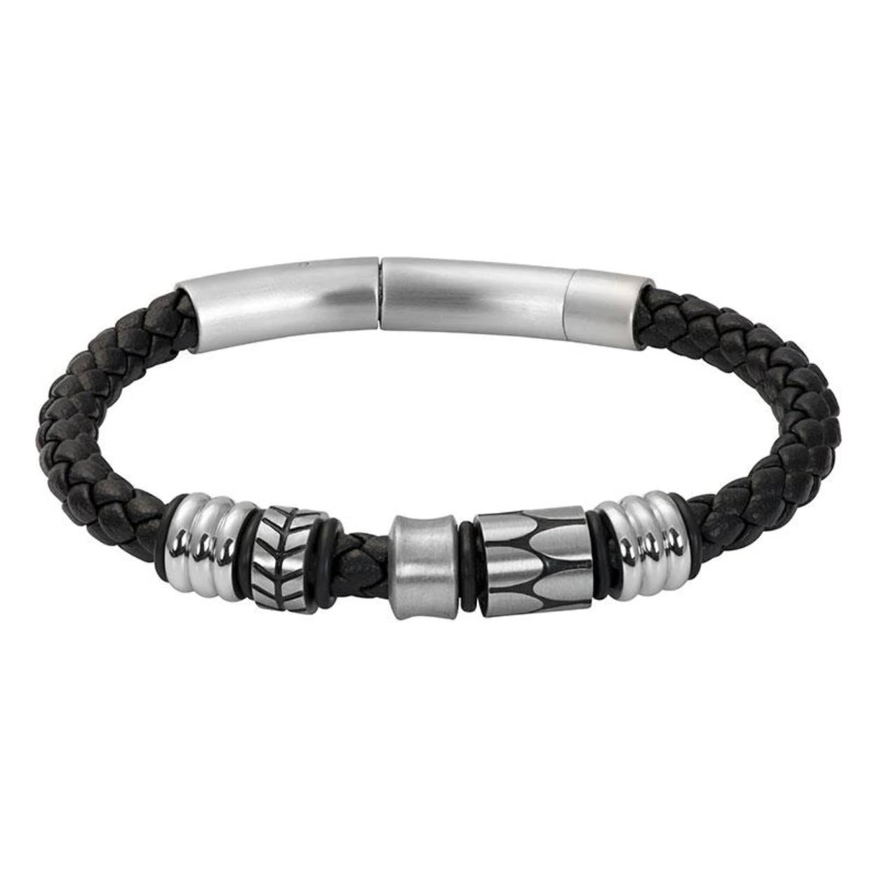 De iXXXi MEN armband Daniel is gemaakt van zwart leder en heeft een aantal details en een sluiting gemaakt van stainless steel met een mat zilverkleurige uitvoering. De bracelet bestaat uit een rond gevlochten design met in het midden van de armband op vijf plaatsen mat zilverkleurige details van stainless steel. Tussen de mat zilverkleurige details zitten ook nog zwart kleurige details. Bracelet Daniel is voorzien van een lange, smalle sluiting. De iXXXi MEN armband Daniel is verkrijgbaar in de maten 20,5 en 21,5. Mix en match met verschillende armbanden uit de iXXXi MEN collectie en maak zo jouw look compleet!