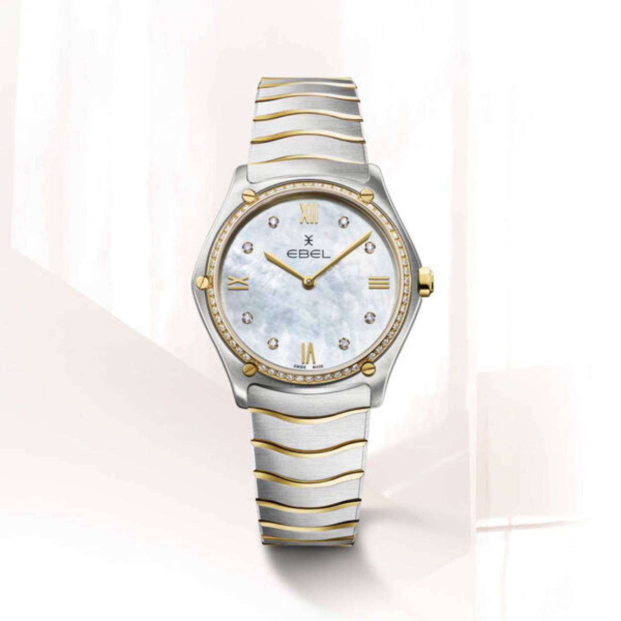 Juwelier Schilder Vlugt is een officiële dealer van EBEL. U kunt dit horloge direct bestellen of neem contact met ons op via mail, telefoon of het contactformulier en wij helpen u graag verder.