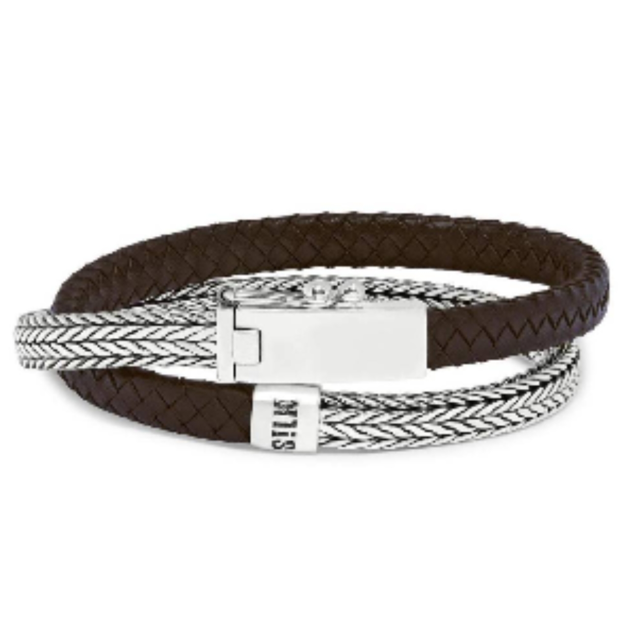 Deze half lederen en half zilveren wikkelarmband is al sinds lange tijd een favoriet binnen de SILK collectie voor zowel dames als heren. Deze prachtige zilveren wikkelarmband is verkrijgbaar in het donker bruin én in het zwart leer en wikkel je twee maal om de pols tot een eye catching geheel. De armband is met de handgemaakt van 925 sterling zilver en hoogwaardig lamsleer. Het unieke ontwerpcombineert een fijne platte zilveren vlechtstructuur met een bruine of zwarte plat gevlochten lederen band, en geeft de indruk alsof jij twee armbanden draagt, in plaats van één.