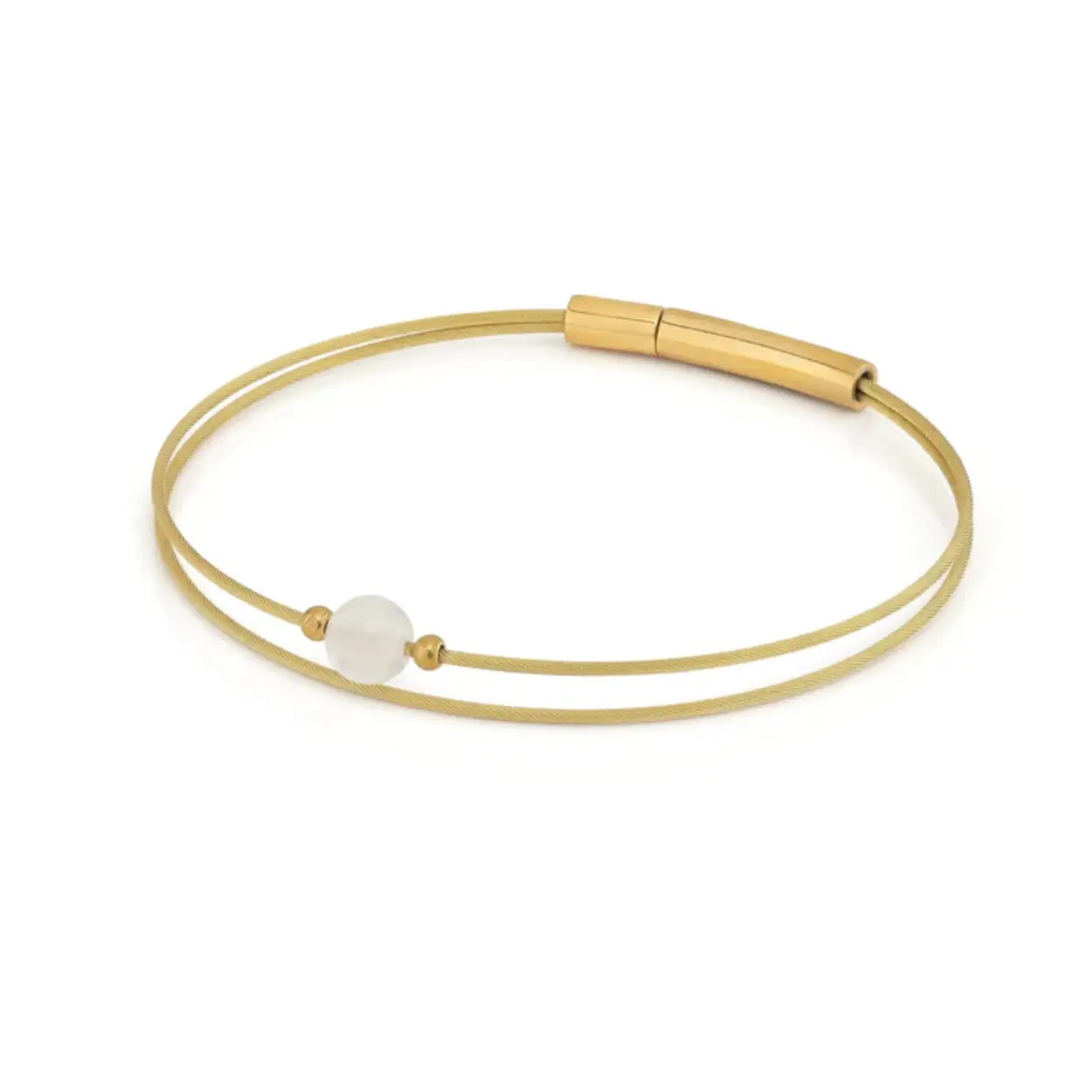 Een unieke kalmerende en zachte edelsteen met vrouwelijke energie. De edelsteen werkt ontgiftend en zorgt voor evenwicht.

Deze armband maken wij van twee soepele draden, met een maansteen en twee bolletjes van edelstaal en een gemakkelijke bajonetsluiting.  

Gemakkelijke Bajonet Sluiting 
Handgemaakt in Nederland
Hypoallergeen