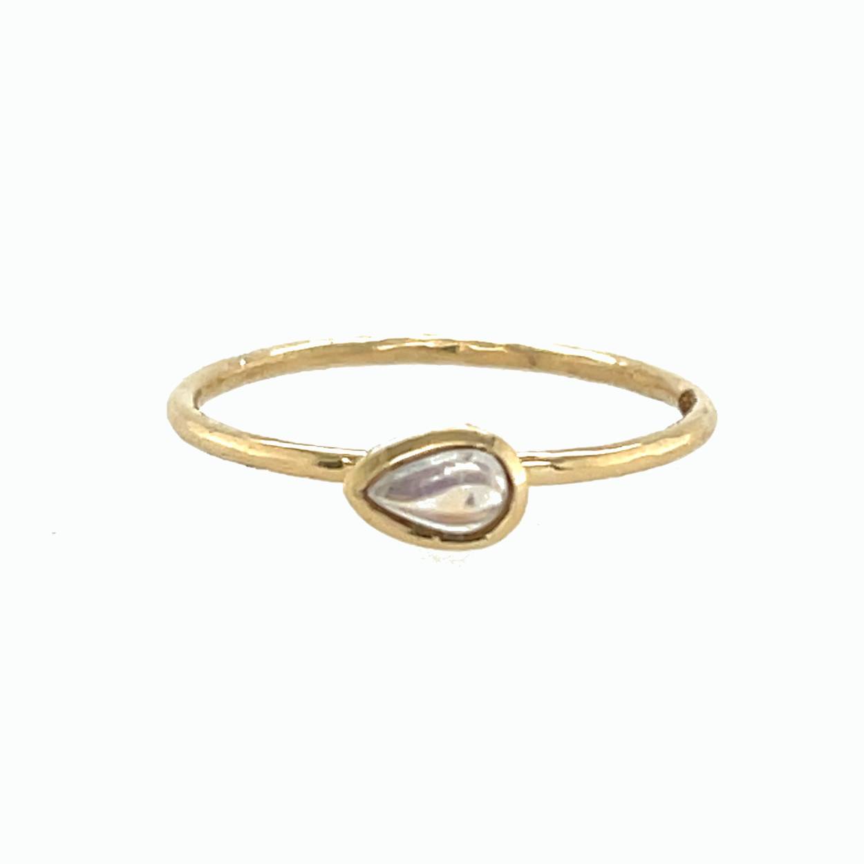 stapelring 14kt goud met cabochon geslepen maansteen