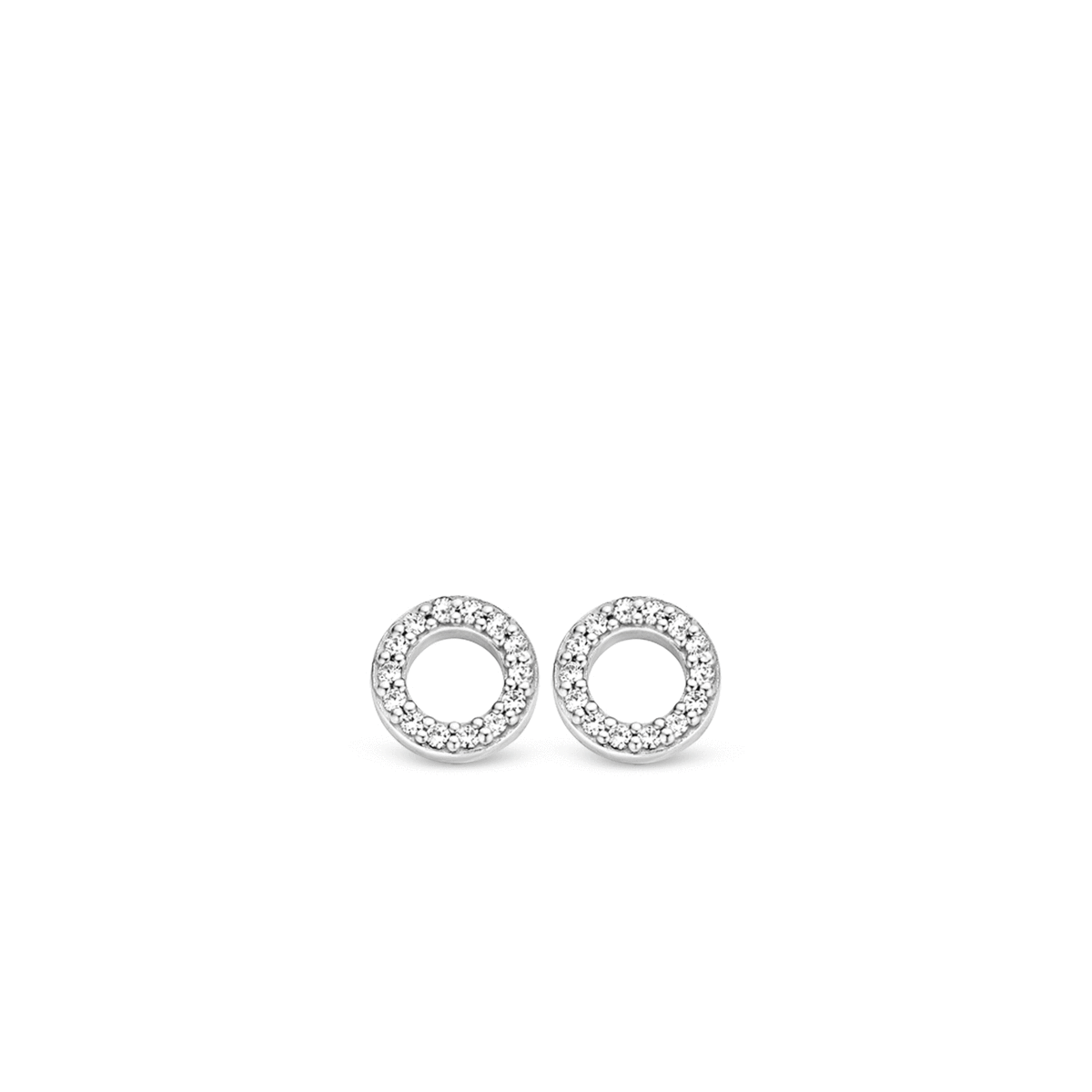 Deze TI SENTO - Milano oorbedels zijn een cirkel van pavé gezette briljant geslepen zirkonia's. Het sieraad is gemaakt van gerhodineerd sterling zilver en afgewerkt met een rhodiumlaag, die de oorbedels beschermt tegen slijtage en van extra glans voorziet.