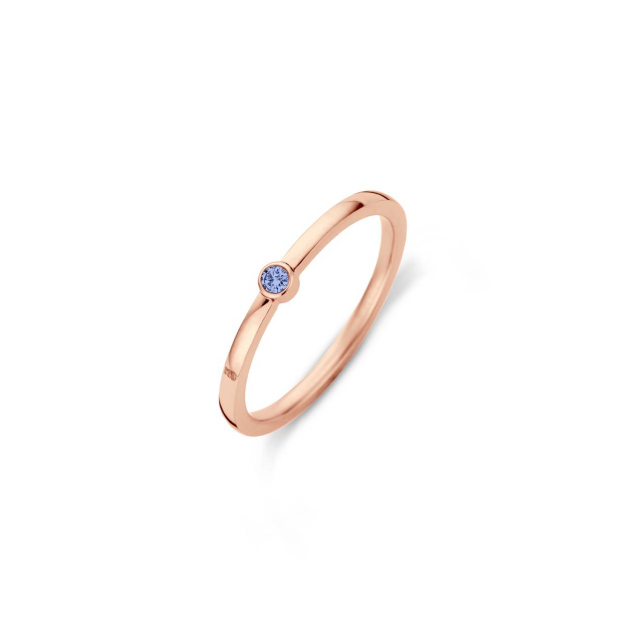 De Melano Friends Mini CZ ring is weer terug in vijf nieuwe najaarskleuren. De nieuwe kleurtjes van deze populaire ring zijn perfect te combineren met de nieuwe stenen uit de Twisted en Vivid collectie van dit seizoen. Draag hem als aanschuifring bij je andere favoriete Melano ringen en voeg net dat beetje extra glam toe. De Mini CZ ring is 3 mm breed en is verkrijgbaar in een zilver-, rose goud- of goudkleurige plating.