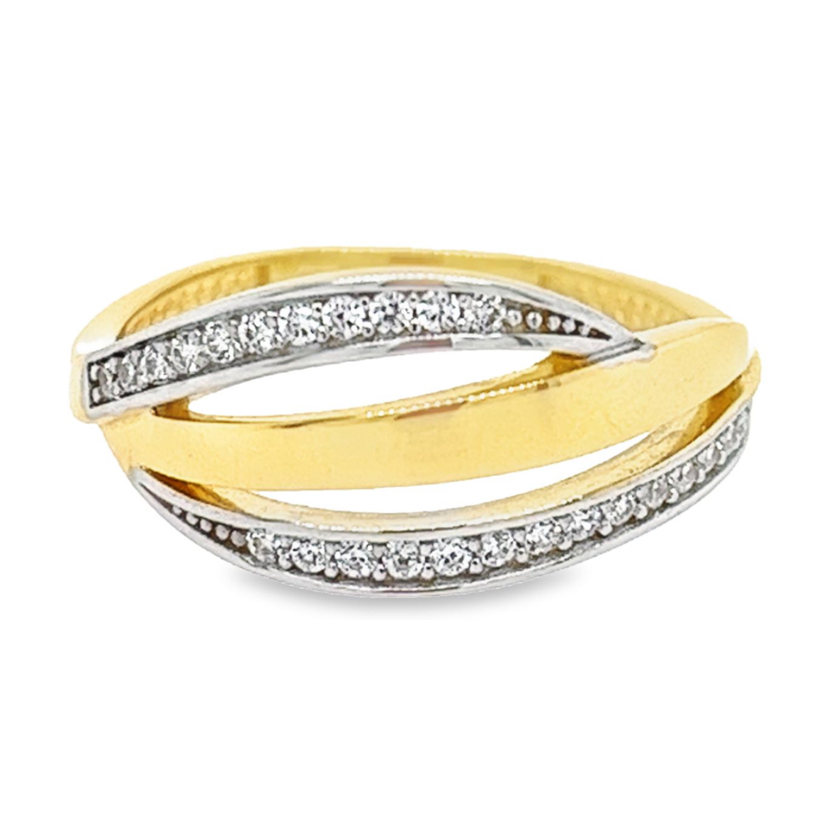 Deze bicolor gouden ring is mooi bewerkt en heeft een schitterende uitstraling. De zirkonia stenen zijn briljant geslepen. Bij de zirkonia stenen aan de binnenkant van de ring is de ring witgoud van kleur, hierdoor is de schittering van de zirkonia stenen optimaal en mooi wit van kleur.