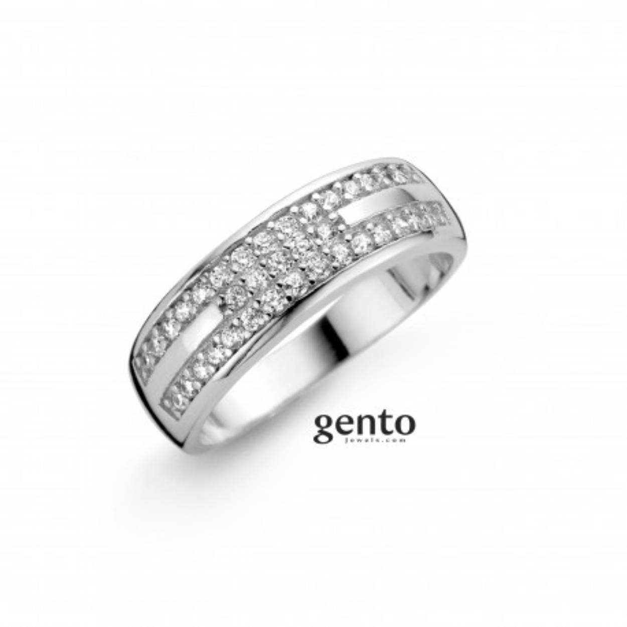 Zilveren ring met zirconium