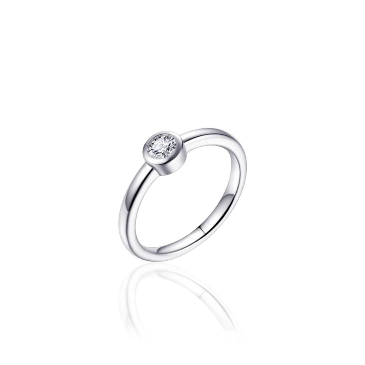 Zilver gerhodineerde ring met zirkonia, gezet in een ronde zetkast.
