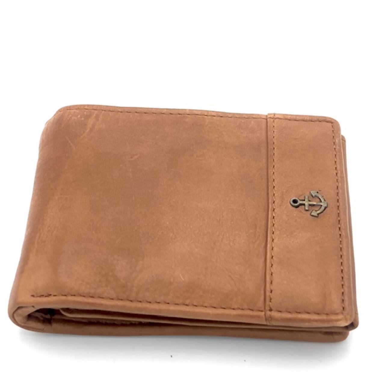 7 pasjes
2 vensters groot
1 venster klein
Binnenrits
Muntgeldvak
2 papiergeld vakken

Afmetingen:
Hoogte 10cm x breed 12cm x diep 3cm