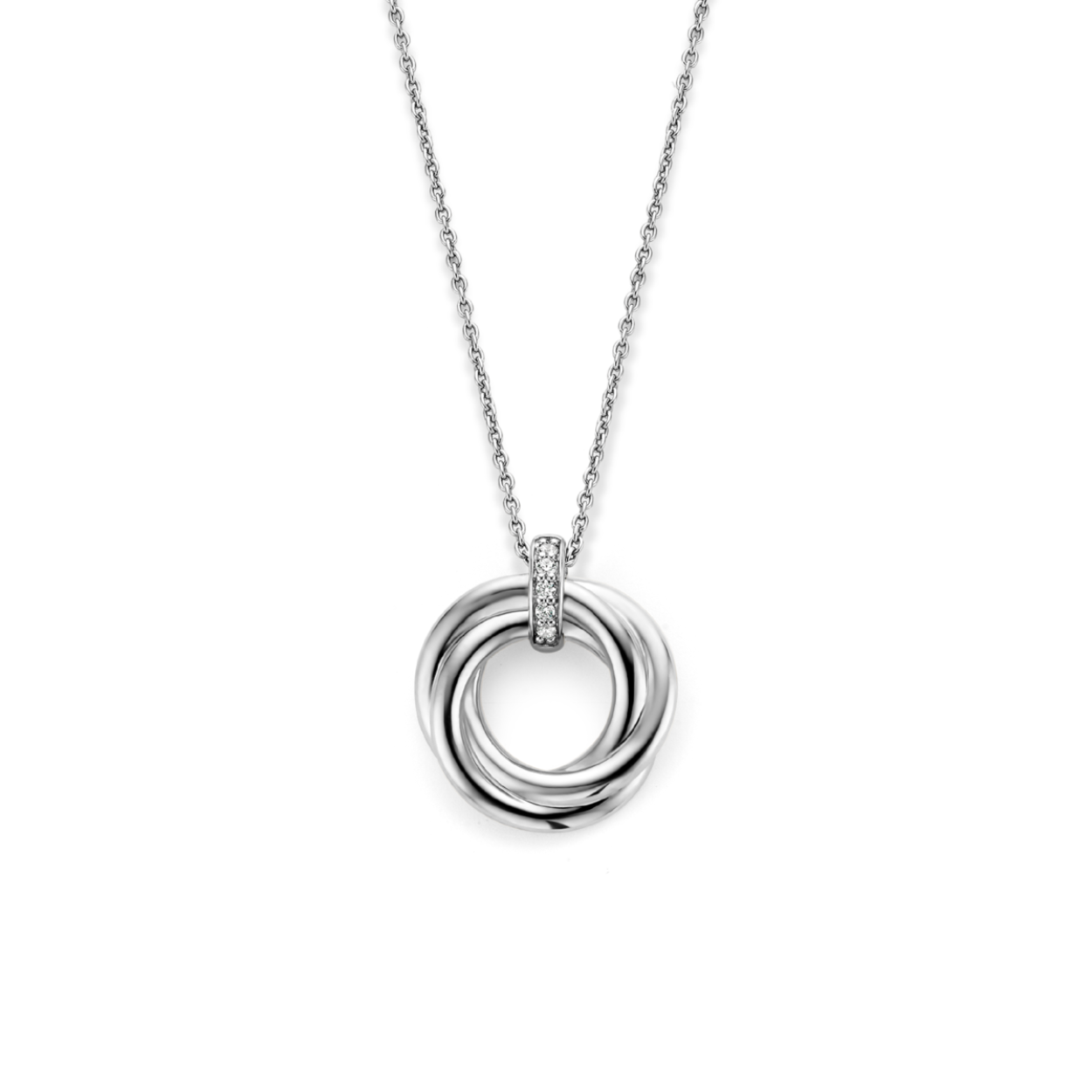 Deze TI SENTO – Milano zilveren ketting 3972ZI/42 heeft een stijlvolle ronde pendant met sierlijke lijnen en een pavé van witte cubic zirconia stenen in het midden. Dit luxe statement piece is gemaakt van 925 sterling zilver. Mix het met andere korte en wat langere chunky kettingen of draag het als een solo statement piece. De lengte van de ketting is verstelbaar tussen 38 en 48 cm.