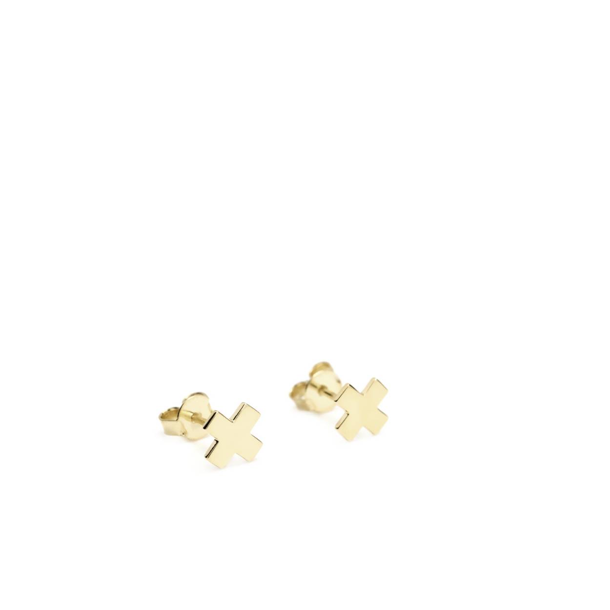 Stud earrings silver for women. Perfect silver earrings to wear in your ear with other types of earrings. Small smooth silver earrings with a gold-plated cross design. With traditional clasp. Basic earrings essential in your jewelry box.