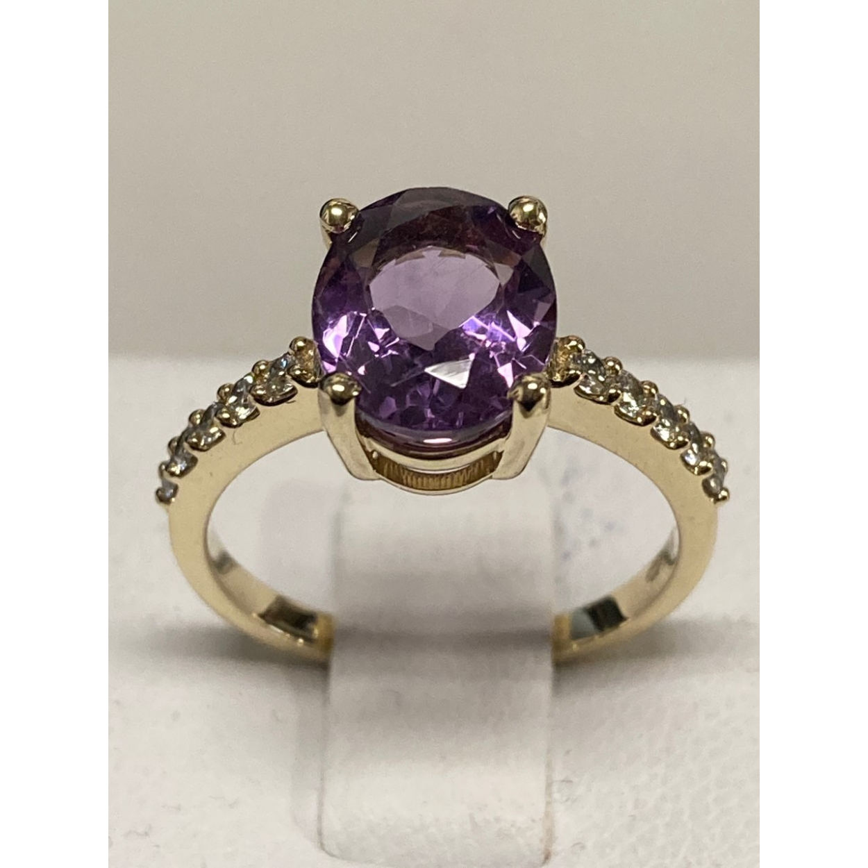 rng mt 17 10-022 H/si 2,23ct amethist