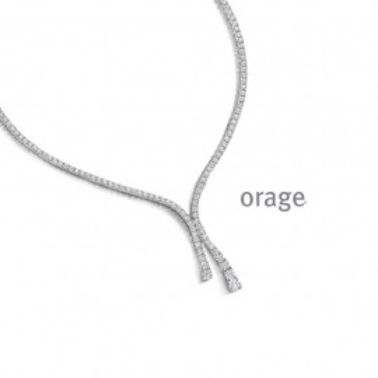 De collier is in zilver. De ketting is gezet met zirkonium in riviere model. (K8051)