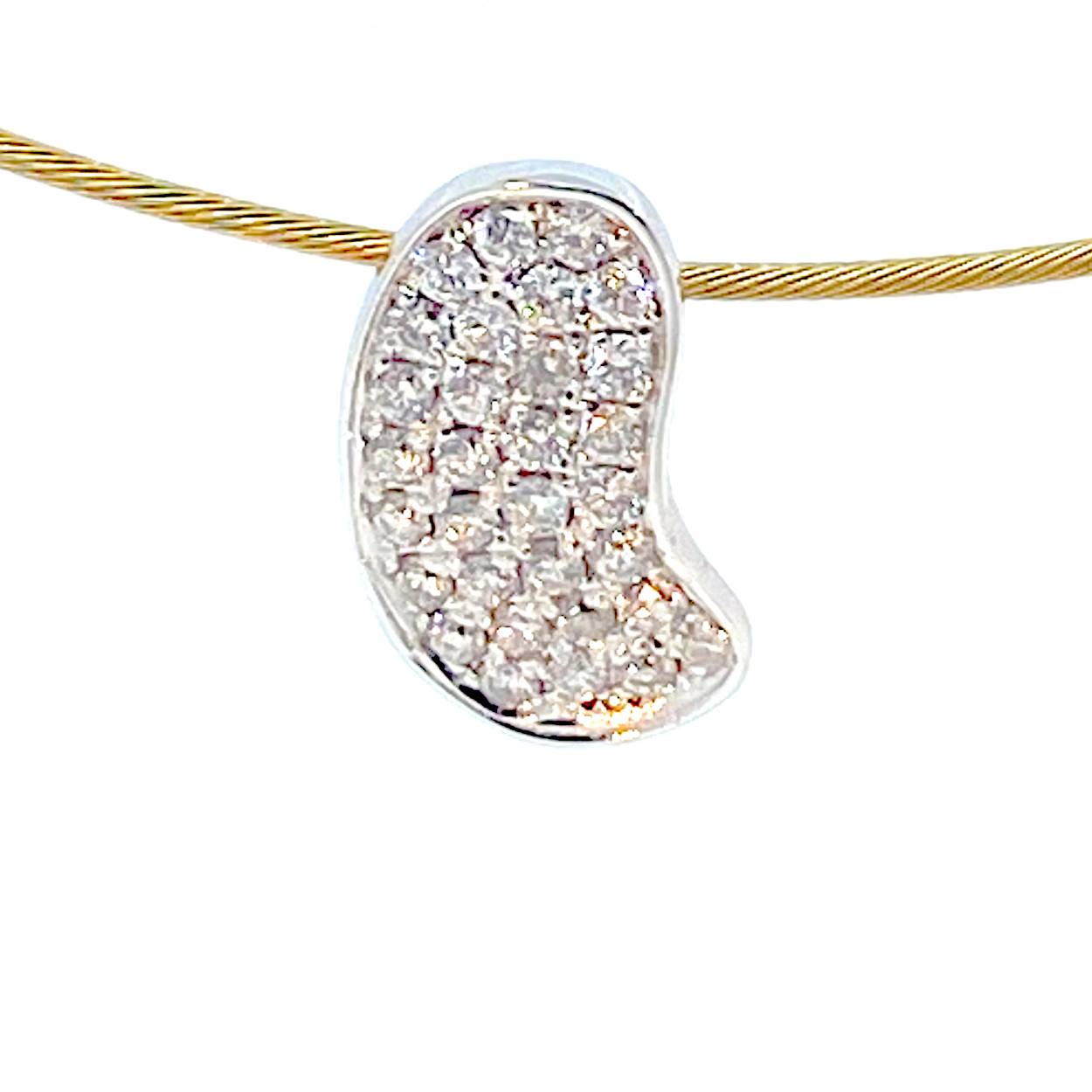Wit gouden hanger 18 karaat met 0.41ct briljant
uniek juweel - prijs is de hanger zonder ketting
ketting is ref. 19421
