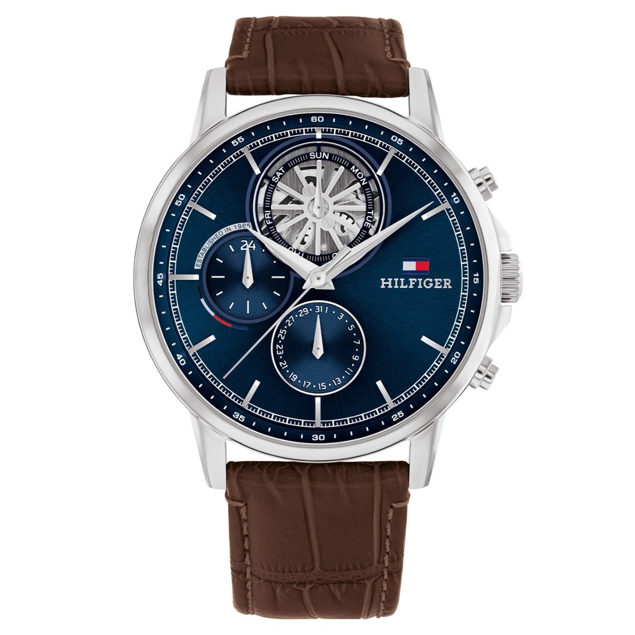 Tommy Hilfiger TH1710629 Horloge Heren Staal Leer 44mm
Dit specifieke horloge van Tommy Hilfiger uit de Stewart serie met artikelnr: TH1710629 is een luxe herenhorloge die niet in je collectie mag ontbreken. Het stalen herenhorloge heeft een ronde kast met een gladde bezel en een blauwe wijzerplaat met dag,- datum, en 24-uursaanduiding. De dagen worden weergegeven in een skeleton oog. Aan het horloge zit een bruine leren band met een gespsluiting. Het horloge heeft een mineraalglas, een doorsnee van 44mm en is 5ATM.  

Het merk:
Sinds de lancering van het merk in 1985 is Tommy Hilfiger wereldwijd bekend geworden als pionier van de klassieke Amerikaanse coole stijl. Geïnspireerd door de iconische popcultuur en het Amerikaanse erfgoed. De dames en herencollectie van dit seizoen bestaan uit minimalistische silhouetten en rustieke lederen details. De herenhorlogecollectie biedt iconische uurwerken met roestvrijstalen, lederen en siliconen banden.

Specificaties:
- Mineraalglas
- Ronde kast 44mm
- Zilverkleurige horlogekast
- Blauwe wijzerplaat 
- Bruine leren band 
- 5ATM
