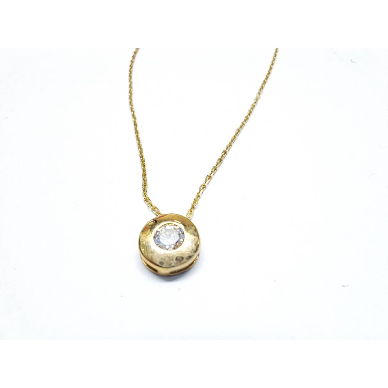 14 Karaat geel gouden collier ronde vorm bezet met briljant geslepen zirkonia.